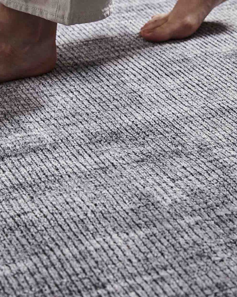 Weave travertine, pewter rug Cintesi